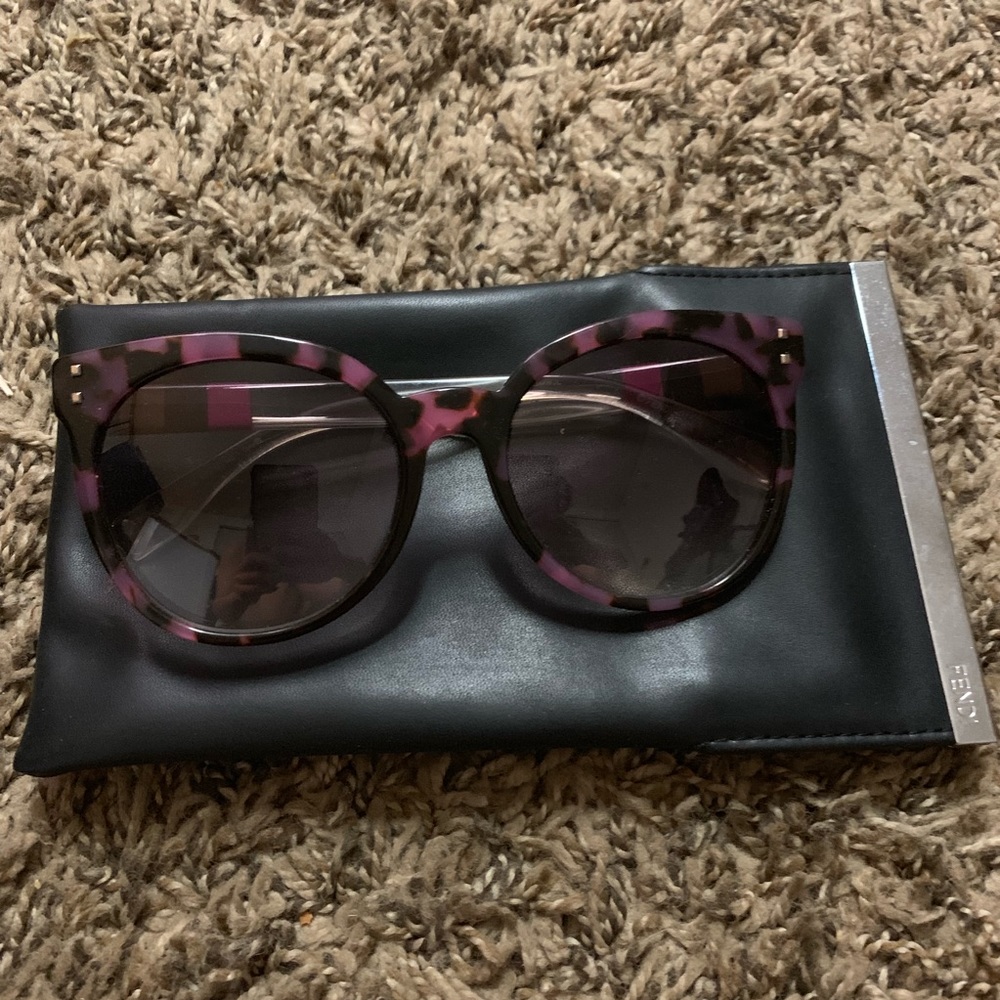 Fendi women sunglasses